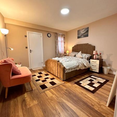 Canary Wharf Single Double And En-Suite Rooms London Eksteriør billede