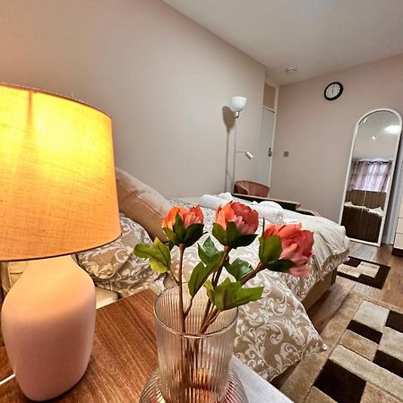 Canary Wharf Single Double And En-Suite Rooms London Eksteriør billede