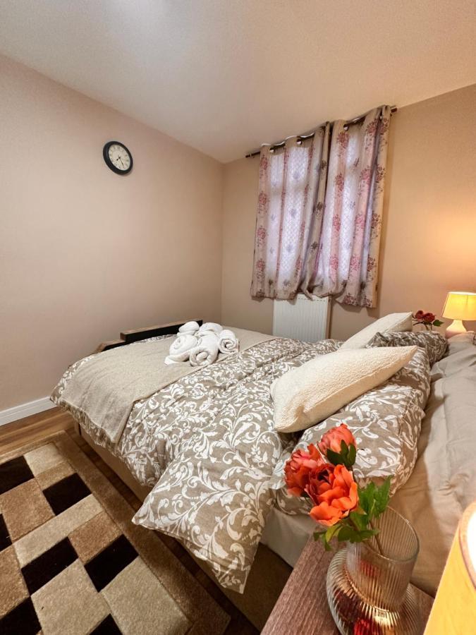 Canary Wharf Single Double And En-Suite Rooms London Eksteriør billede