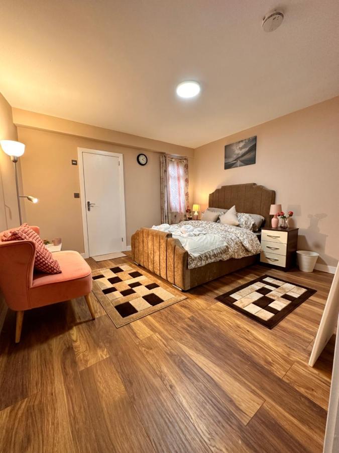 Canary Wharf Single Double And En-Suite Rooms London Eksteriør billede