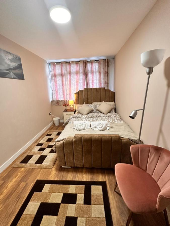 Canary Wharf Single Double And En-Suite Rooms London Eksteriør billede