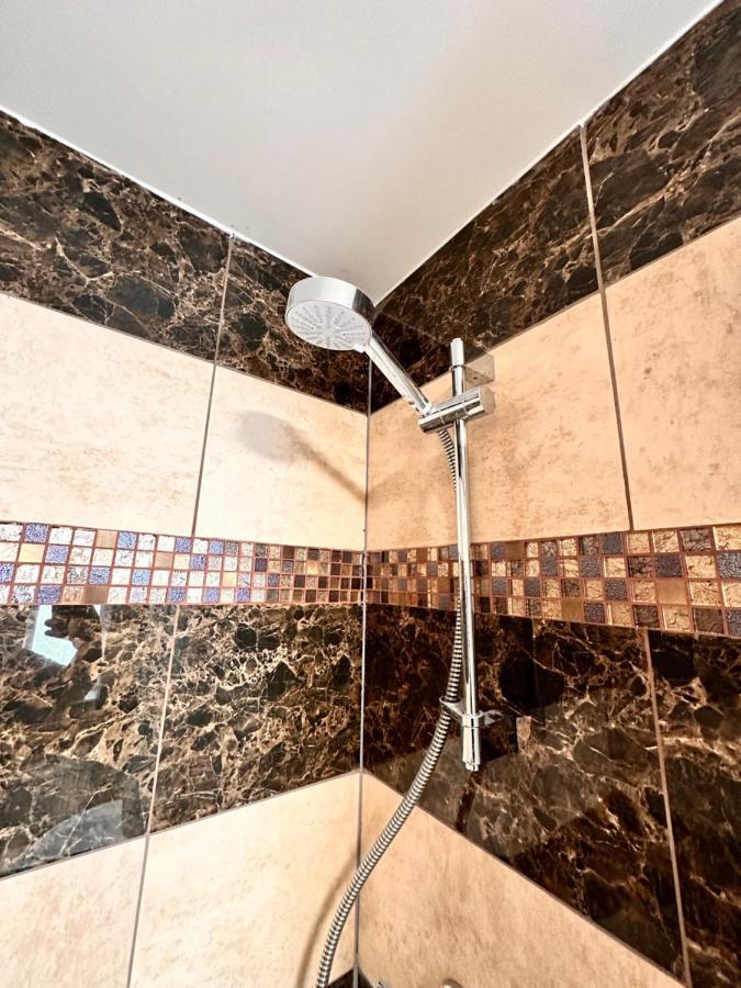 Canary Wharf Single Double And En-Suite Rooms London Eksteriør billede
