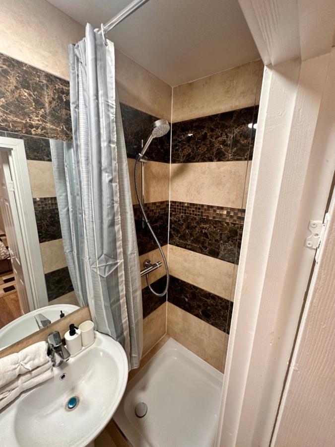 Canary Wharf Single Double And En-Suite Rooms London Eksteriør billede