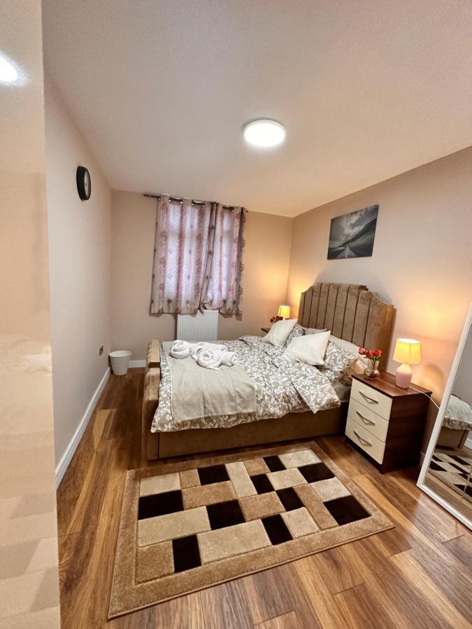 Canary Wharf Single Double And En-Suite Rooms London Eksteriør billede