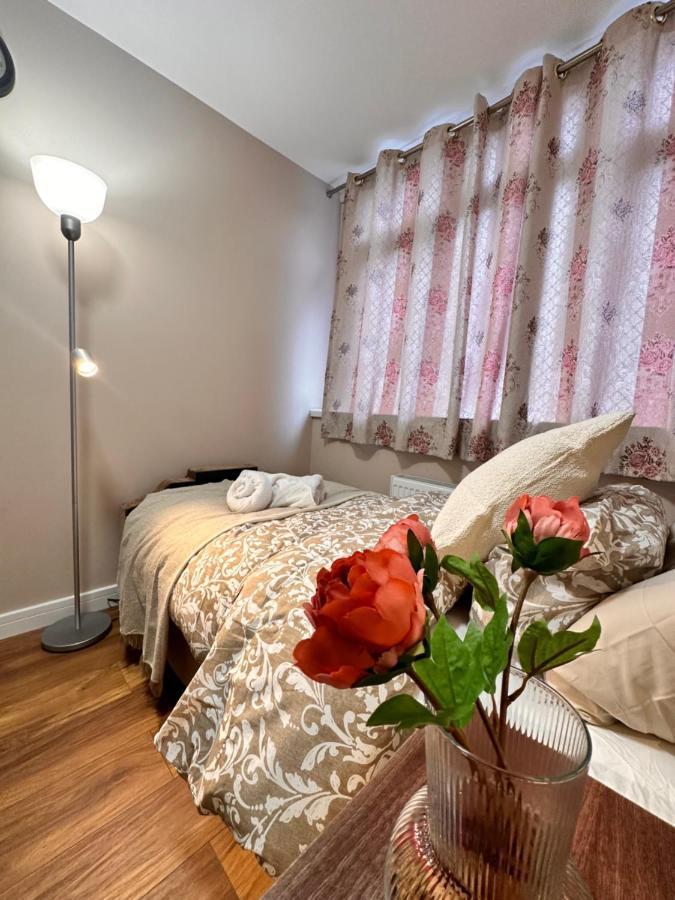 Canary Wharf Single Double And En-Suite Rooms London Eksteriør billede