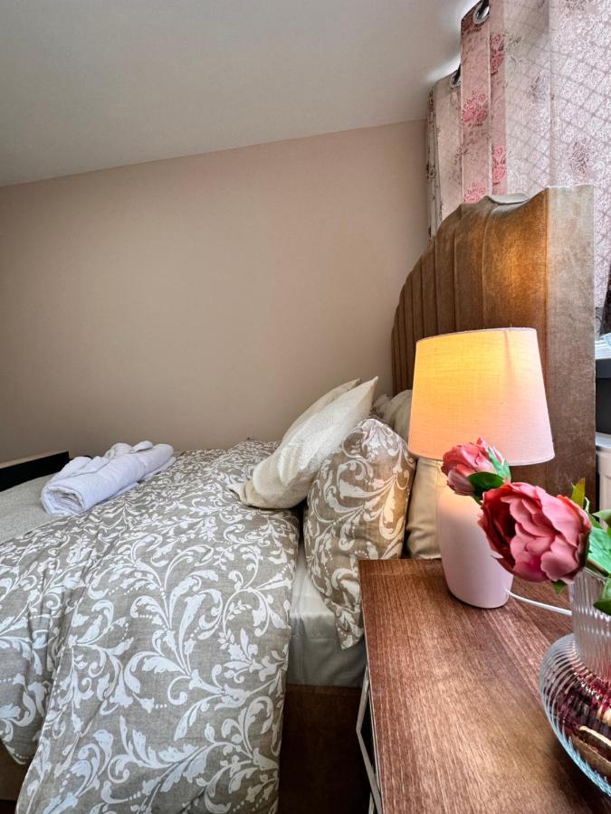 Canary Wharf Single Double And En-Suite Rooms London Eksteriør billede