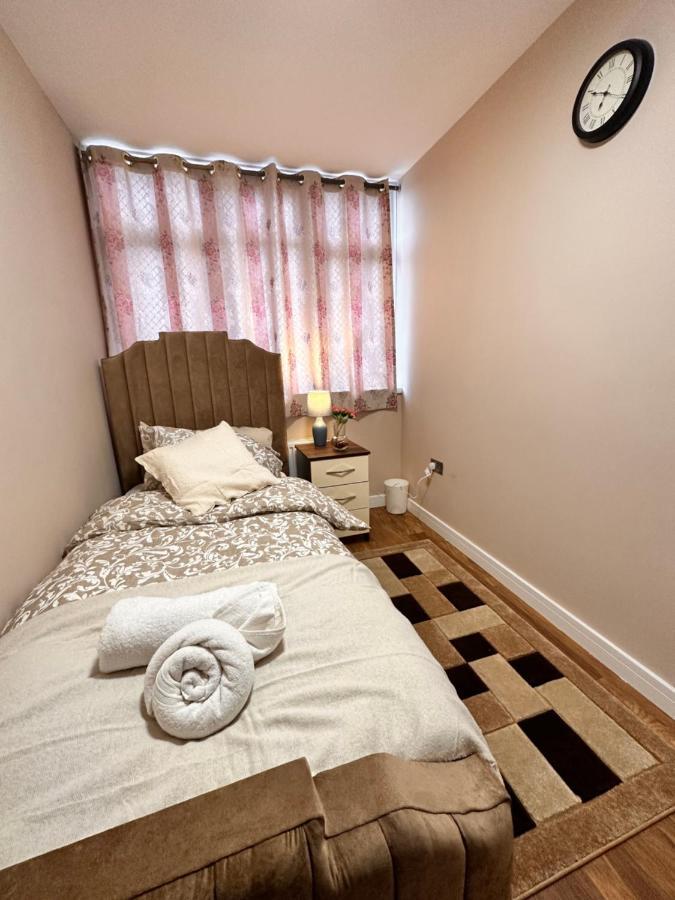 Canary Wharf Single Double And En-Suite Rooms London Eksteriør billede
