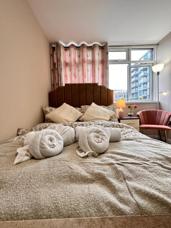 Canary Wharf Single Double And En-Suite Rooms London Eksteriør billede