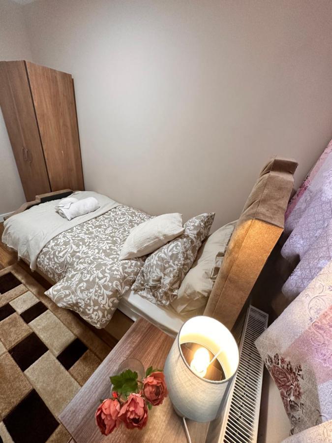 Canary Wharf Single Double And En-Suite Rooms London Eksteriør billede