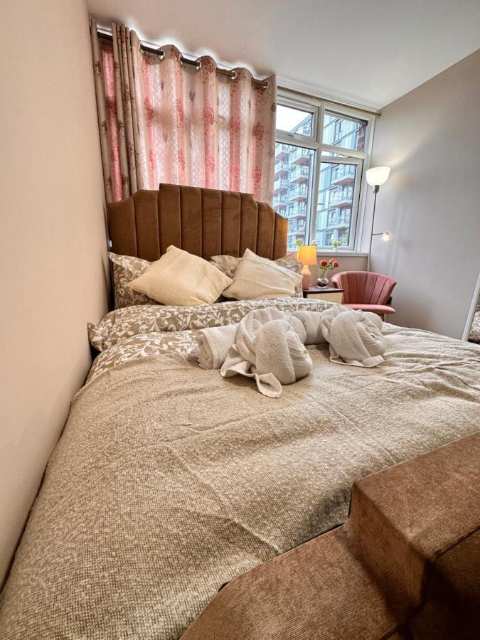 Canary Wharf Single Double And En-Suite Rooms London Eksteriør billede