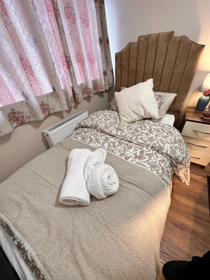 Canary Wharf Single Double And En-Suite Rooms London Eksteriør billede