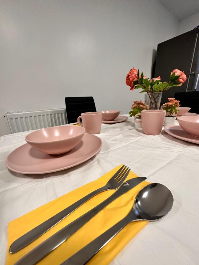 Canary Wharf Single Double And En-Suite Rooms London Eksteriør billede
