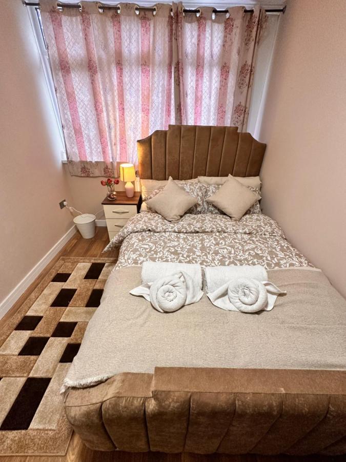 Canary Wharf Single Double And En-Suite Rooms London Eksteriør billede