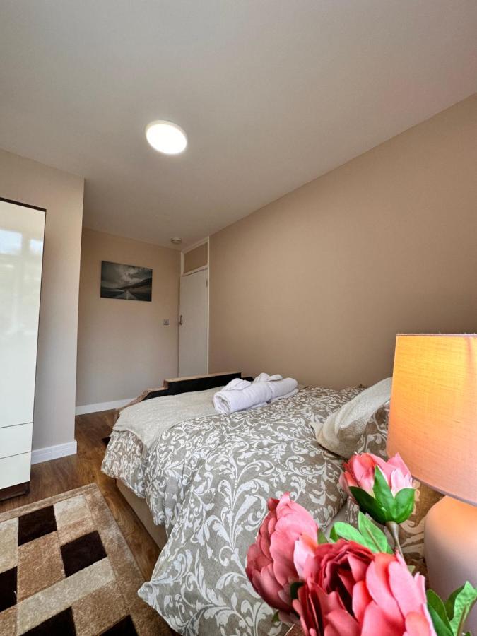 Canary Wharf Single Double And En-Suite Rooms London Eksteriør billede